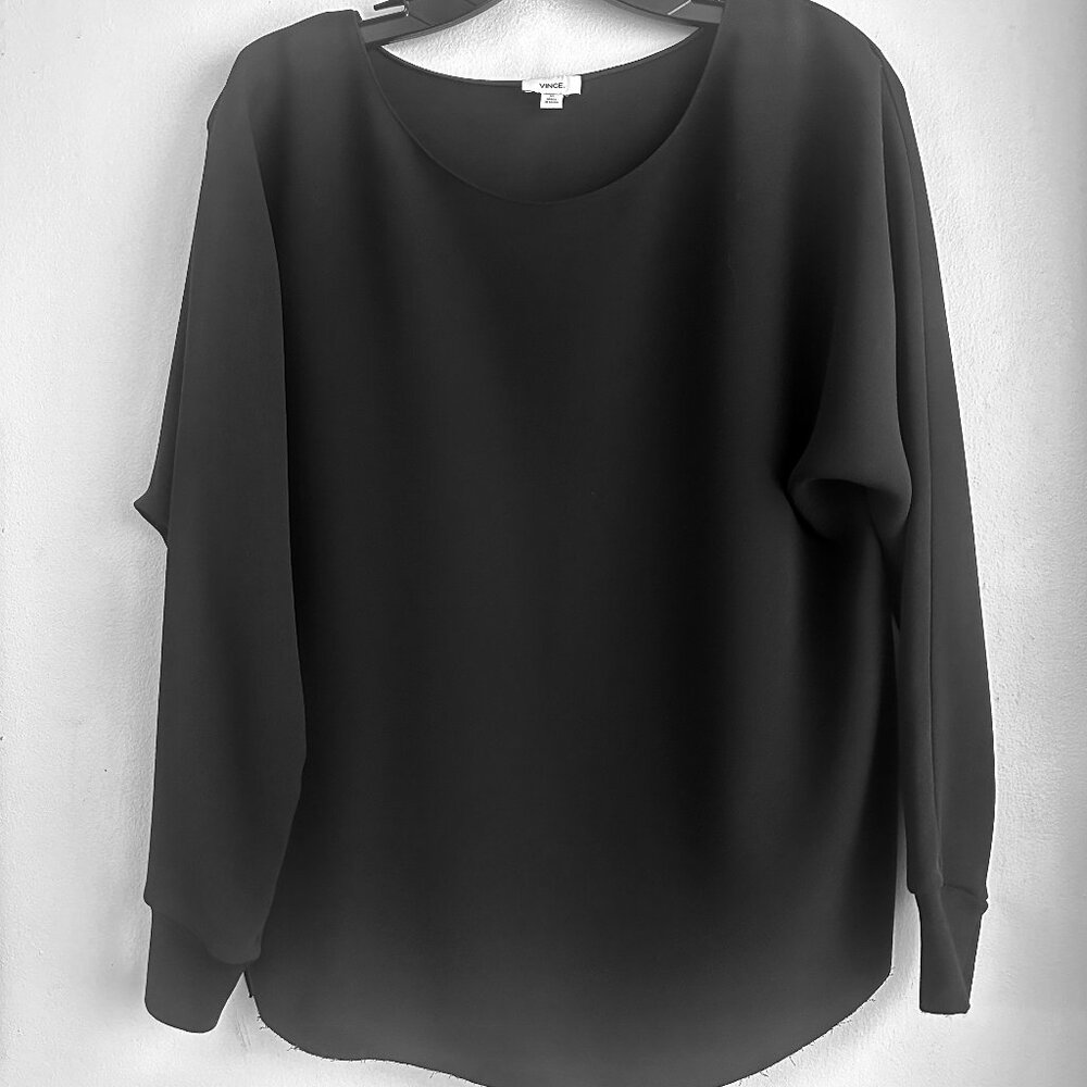 Vince  long sleeves black top. Size XS.